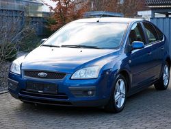 Blau Gebraucht 2007 Ford Focus Ambiente Limousine | 2.250 € (Fairer Preis)