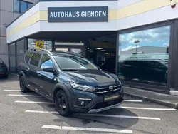 Grau Gebraucht 2022 Dacia Jogger Comfort Kombi | 13.899 €
