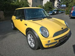 Gelb Gebraucht 2004 Mini ONE Kleinwagen | 3.790 € (Etwas zu teuer)