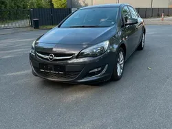 Grau Gebraucht 2013 Opel Astra Limousine | 5.299 € (Etwas zu teuer)