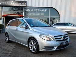 Silber Gebraucht 2013 Mercedes B200 Van / Kleinbus | 11.600 € (Fairer Preis)