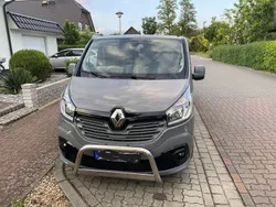 Grau Gebraucht 2015 Renault Trafic Van | 16.400 € (Fairer Preis)