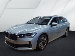 Pebble silber metallic Gebraucht 2025 Skoda Superb Selection Kombi | 34.690 € (Superpreis)