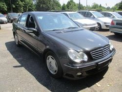 Obsidianschwarz metalliclack Gebraucht 2004 Mercedes C200 Limousine | 4.850 € (Fairer Preis)