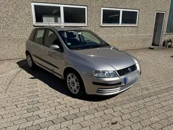 Grau Gebraucht 2003 Fiat Stilo Kombi | 3.000 € (Teuer)