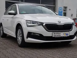 Weiß Gebraucht 2022 Skoda Scala Cool Plus Kleinwagen | 13.990 € (Guter Preis)