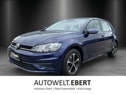 Atlantic blue Gebraucht 2017 VW Golf VII Trendline Limousine | 13.440 € (Guter Preis)