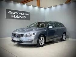 Grau osmium grey / metallic Gebraucht 2015 Volvo V60 Business Edition Kombi | 14.590 € (Teuer)