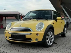 Gelb Gebraucht 2005 Mini ONE Kleinwagen | 3.350 € (Fairer Preis)