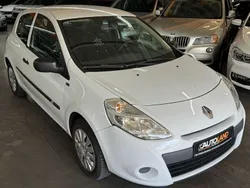 Weiß Gebraucht 2012 Renault Clio III Kleinwagen | 3.800 € (Fairer Preis)
