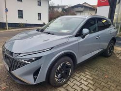 Ceramic grau Gebraucht 2024 Nissan Qashqai N-Connecta SUV | 27.990 € (Fairer Preis)