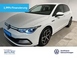Weiß Gebraucht 2023 VW Golf VIII Style Limousine | 30.270 € (Etwas zu teuer)