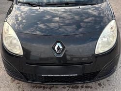 Schwarz Gebraucht 2007 Renault Twingo Kleinwagen | 2.480 €