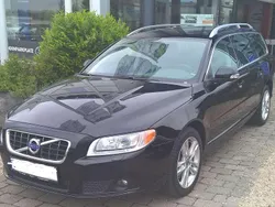 Schwarz Gebraucht 2011 Volvo V70 Summum Kombi | 9.500 € (Fairer Preis)
