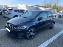 Schwarz Gebraucht 2015 VW Golf Sportsvan LOUNGE Van / Kleinbus | 9.900 € (Guter Preis)