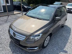 Braun Gebraucht 2014 Mercedes B200 Van / Kleinbus | 12.490 € (Fairer Preis)