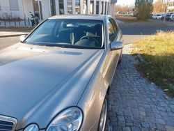 Silber Gebraucht 2004 Mercedes E200 Classic Limousine | 5.800 € (Fairer Preis)