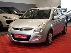 Silber Gebraucht 2011 Hyundai i20 Classic Limousine | 3.950 € (Fairer Preis)