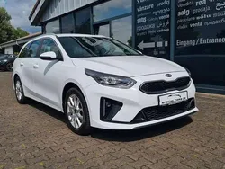 Deluxe white Gebraucht 2020 Kia Ceed Sportswagon Spirit Kombi | 14.890 € (Fairer Preis)