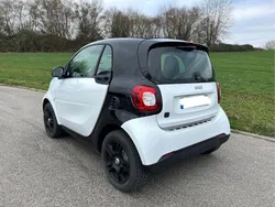 Weiß Gebraucht 2021 Smart ForTwo Electric Drive Coupé | 8.999 € (Fairer Preis)
