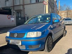 Blau Gebraucht 2000 VW Polo Kleinwagen | 1.500 € (Fairer Preis)