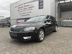 Schwarz Gebraucht 2015 Skoda Octavia Elegance Kombi | 12.300 € (Fairer Preis)