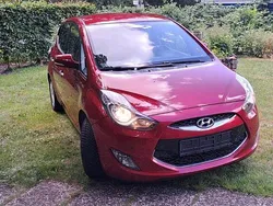 Rot Gebraucht 2011 Hyundai ix20 Van / Kleinbus | 3.000 € (Fairer Preis)