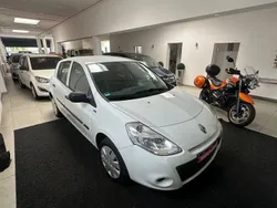 Weiß Gebraucht 2012 Renault Clio IV Expression Limousine | 2.999 € (Superpreis)