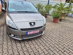 Beige Gebraucht 2012 Peugeot 5008 Business-Line Van / Kleinbus | 4.990 € (Fairer Preis)