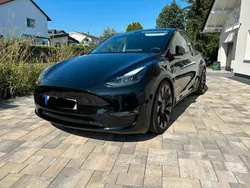 Schwarz Gebraucht 2022 Tesla Model Y Performance SUV | 41.999 €