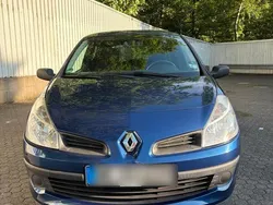 Blau Gebraucht 2006 Renault Clio II Kleinwagen | 1.800 €
