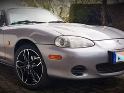 Silber Gebraucht 2004 Mazda MX5 Cabrio | 8.150 € (Etwas zu teuer)