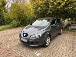 Grau Gebraucht 2006 Seat Altea Van / Kleinbus | 2.200 € (Fairer Preis)