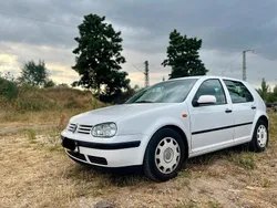 Weiß Gebraucht 1998 VW Golf IV Kleinwagen | 2.000 € (Fairer Preis)