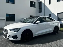 Weiß Gebraucht 2023 Audi A3 Ambiente Limousine | 29.800 €