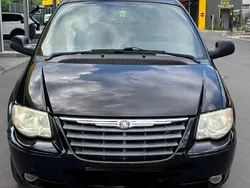Schwarz Gebraucht 2006 Chrysler Voyager Van / Kleinbus | 2.550 € (Fairer Preis)