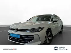 Oryxweiß perlmuteffekt Gebraucht 2024 VW Passat Business Kombi | 30.980 € (Guter Preis)