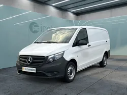 Weiß Gebraucht 2024 Mercedes Vito Van / Kleinbus | 29.893 € (Fairer Preis)