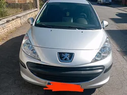 Silber Gebraucht 2008 Peugeot 207 Kombi | 2.900 € (Teuer)