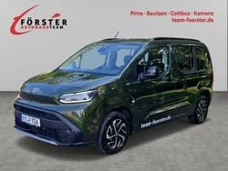 Grün Gebraucht 2024 Toyota Proace Verso City Kombi | 31.990 € (Fairer Preis)