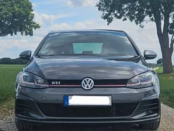 Grau Gebraucht 2018 VW Golf VII Sound Limousine | 19.800 € (Fairer Preis)
