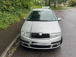 Grau Gebraucht 2006 Skoda Fabia Kombi | 2.500 € (Etwas zu teuer)