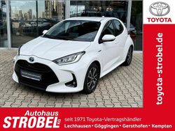 Schneeweiß Gebraucht 2021 Toyota Yaris Hybrid Basis Limousine | 17.980 € (Fairer Preis)