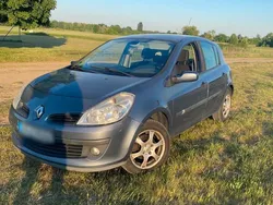 Blau Gebraucht 2006 Renault Clio III Kleinwagen | 2.600 € (Fairer Preis)