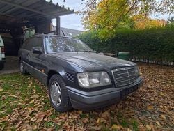 Schwarz Gebraucht 1996 Mercedes E250 Kombi | 6.500 €