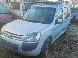 Silber Gebraucht 2004 Citroën Berlingo Van / Kleinbus | 800 €
