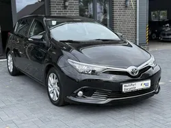 Schwarz Gebraucht 2015 Toyota Auris Comfort Limousine | 9.490 € (Fairer Preis)