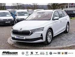 Moonweiss metallic Gebraucht 2024 Skoda Octavia Selection Kombi | 29.895 € (Superpreis)
