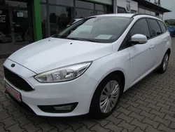 Weiß Gebraucht 2016 Ford Focus Trend Limousine | 10.490 € (Etwas zu teuer)