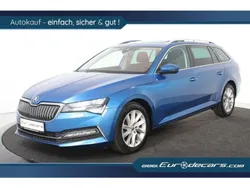 Blau (metallic) Gebraucht 2020 Skoda Superb Kombi | 24.600 € (Fairer Preis)